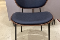 SILLA NEGRA EFECTO PIEL, 1 UNIDAD