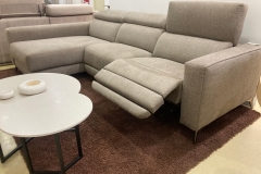 SOFÁ CON CHAISE LONG, 1 ASIENTO CON MOTOR RELAX, 278x100x175 cm